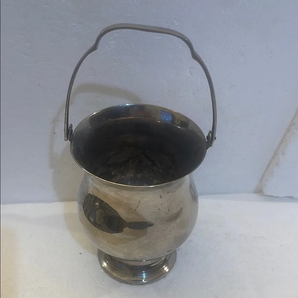 International Silver Co silverplated ice bucket swing Handle